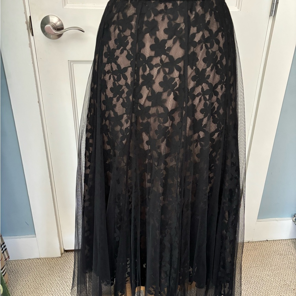 Choklate Paris Elegant Black Lace Maxi Skirt